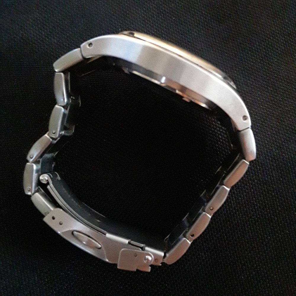 Watch - Picture 2 of 5